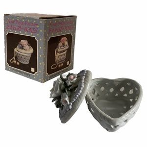NEW Heart Shaped Porcelain Trinket Dish